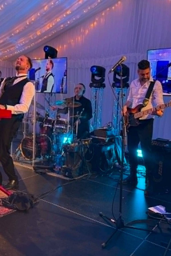 ozvučenie a osvetlenie kapely Milujem Slovensko Band